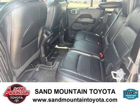 Used 2018 Jeep Wrangler Unlimited Sahara AWD/4WD image 13