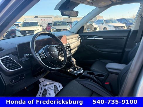 Used 2024 Kia Seltos EX image 22