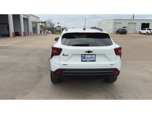 New 2026 Chevrolet Trax RS image 7