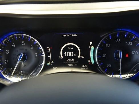Used 2021 Chrysler Pacifica Touring-L FWD image 13