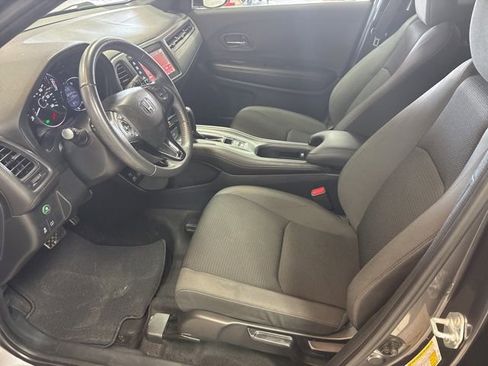 Used 2021 Honda HR-V Sport image 16