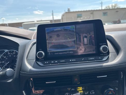 Used 2021 Nissan Rogue SL AWD/4WD image 57