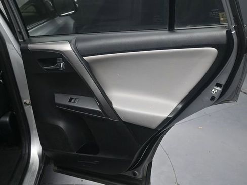Used 2018 Toyota RAV4 XLE AWD/4WD image 20