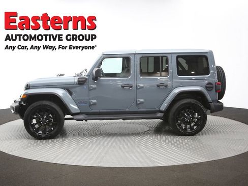 Used 2025 Jeep Wrangler Unlimited Sahara AWD/4WD image 59