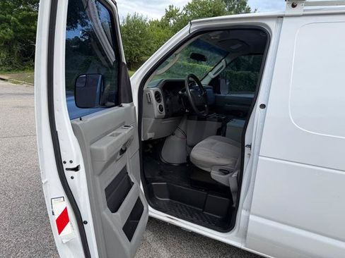 Used 2013 Ford E-250 and Econoline 250 w/ PWR Group RWD image 26