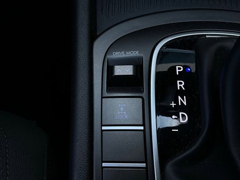 Used 2025 Hyundai Kona SEL image 24