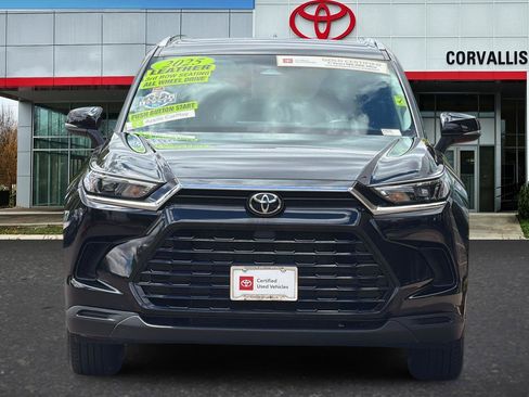 Certified 2025 Toyota Grand Highlander AWD image 9