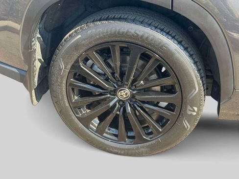 Used 2023 Toyota Highlander XSE image 8