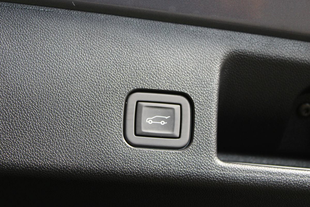 Used 2024 Chevrolet Equinox EV LT w/ LPO, All-Weather Mat Package FWD image 39