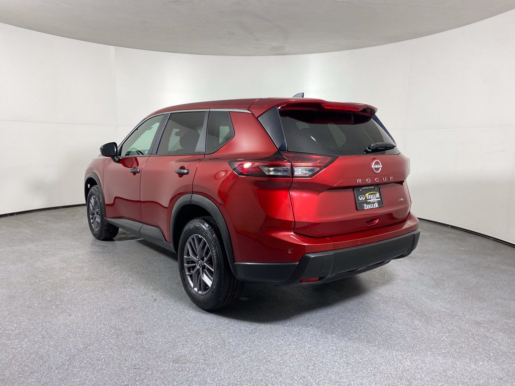 Used 2025 Nissan Rogue S AWD/4WD image 5