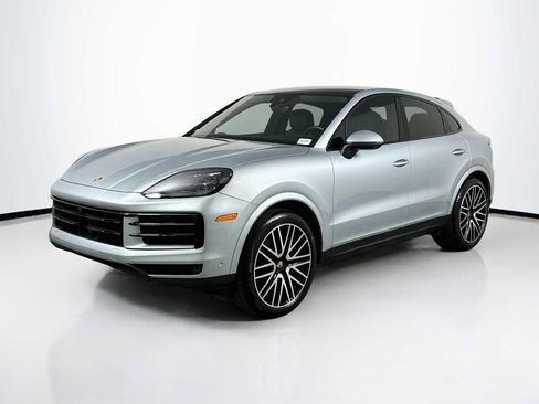 Certified 2025 Porsche Cayenne Coupe AWD/4WD image 1