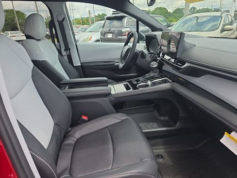 New 2026 Toyota Sienna XSE FWD image 10