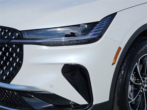 New 2026 Lincoln Nautilus Premier image 8