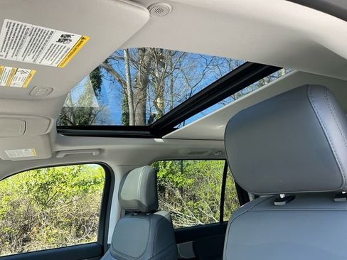 Used 2025 Ford Expedition Active image 25