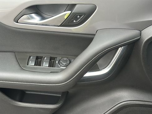 Used 2025 Chevrolet Blazer LT image 37