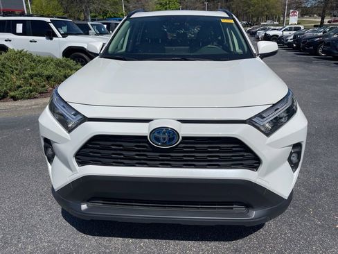 Used 2022 Toyota RAV4 XLE Premium image 3