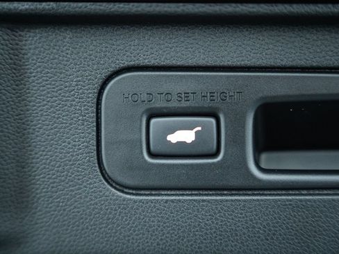 Used 2025 Honda Pilot Elite image 13