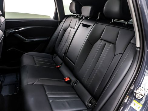 Used 2025 Audi Q6 e-tron Premium w/ Convenience Package image 8