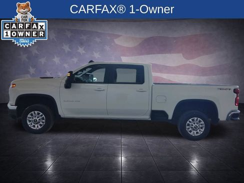 Used 2022 Chevrolet Silverado 2500 LT w/ Convenience Package AWD/4WD image 2