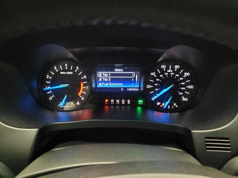 Used 2017 Ford Explorer XLT image 23