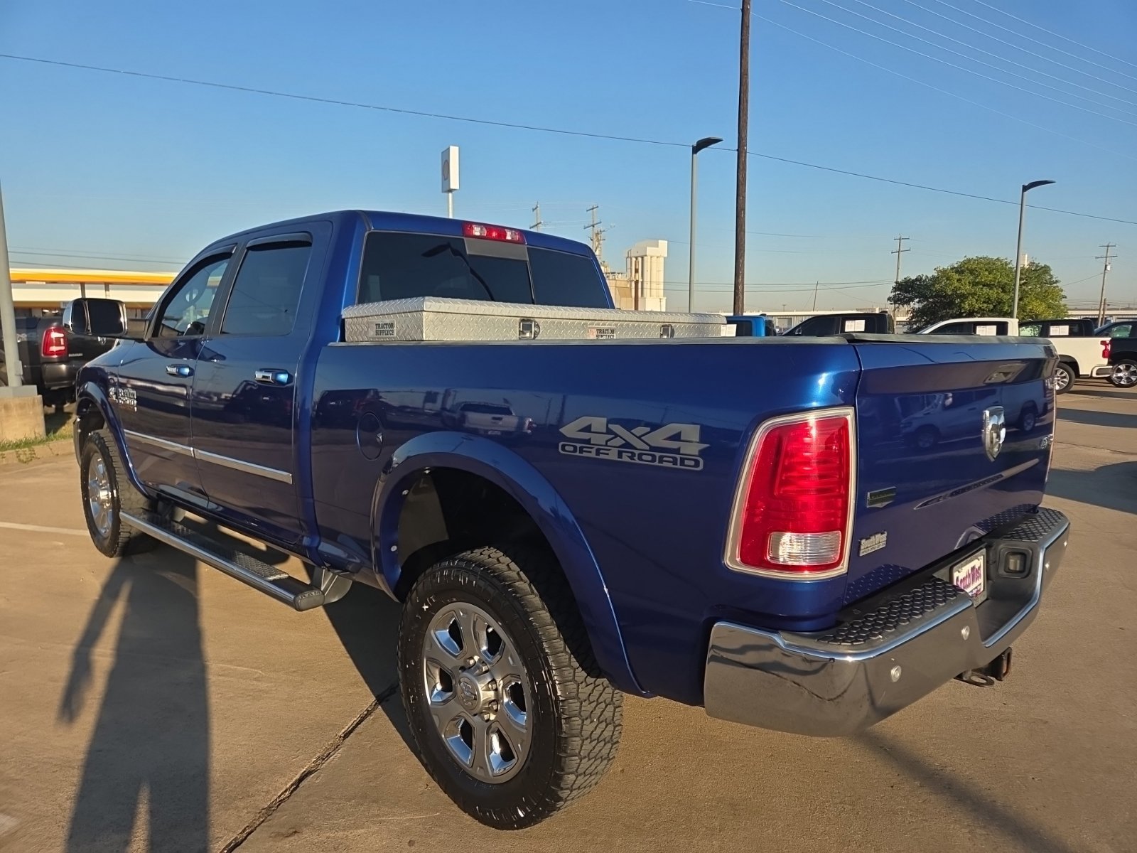 Used 2017 RAM 2500 Laramie w/ Convenience Group AWD/4WD image 7