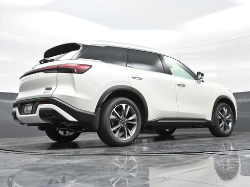 Used 2025 INFINITI QX60 Luxe w/ Vision Package AWD/4WD image 32
