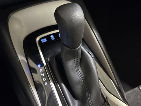 Used 2022 Toyota Corolla LE FWD image 17