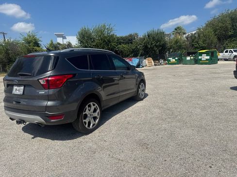 Used 2019 Ford Escape Titanium FWD image 12