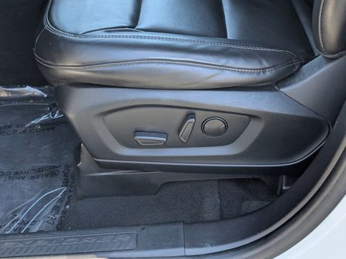 Used 2022 Ford Explorer XLT w/ Equipment Group 202A AWD/4WD image 22