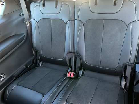 New 2025 Jeep Grand Cherokee L Altitude image 19