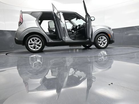 Certified 2023 Kia Soul S FWD image 46