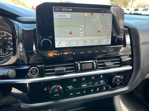 Used 2024 Nissan Pathfinder SL image 18