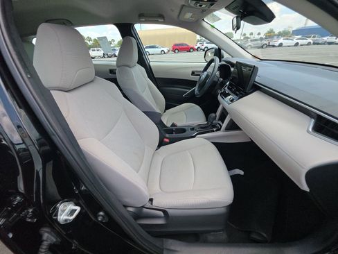 Used 2023 Toyota Corolla Cross L FWD image 13