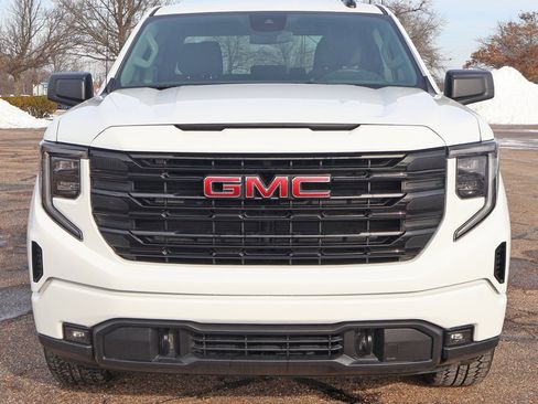 Used 2024 GMC Sierra 1500 Elevation image 11