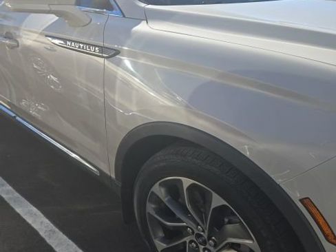 Used 2022 Lincoln Nautilus Reserve w/ Equipment Group 201A image 3