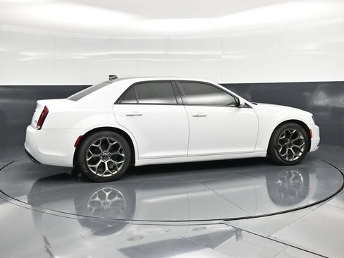 Used 2015 Chrysler 300 S w/ 300S Premium Group RWD image 2