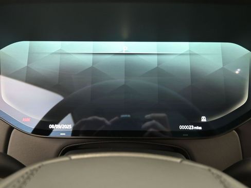 New 2025 Land Rover Range Rover Long Wheelbase SE image 28