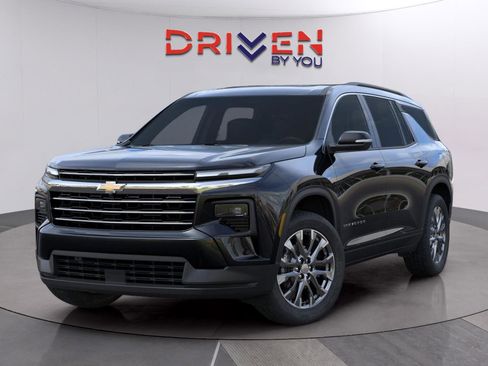 New 2026 Chevrolet Traverse LT w/ Sun and Wheel Package image 7