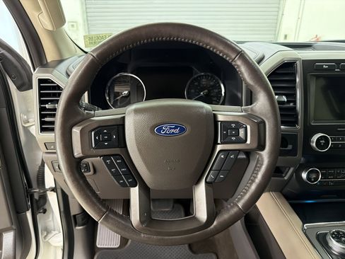 Used 2020 Ford Expedition XLT w/ Equipment Group 202A RWD image 17