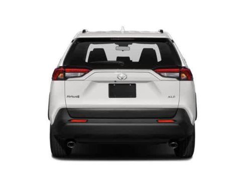 Used 2019 Toyota RAV4 XLE w/ Convenience Package FWD image 8