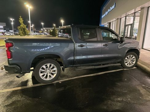 Used 2020 Chevrolet Silverado 1500 Custom w/ Custom Value Package image 4