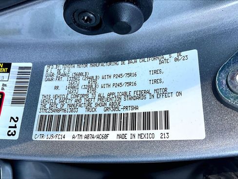 Used 2023 Toyota Tacoma SR5 AWD/4WD image 33