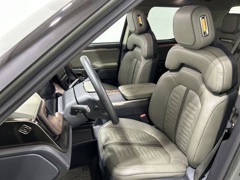 Used 2022 Rivian R1T Launch Edition image 20