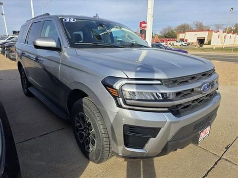 Used 2022 Ford Expedition XLT AWD/4WD image 3