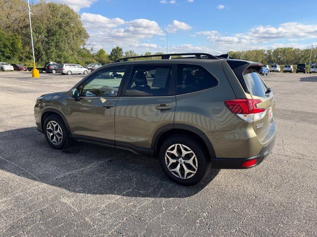 Used 2024 Subaru Forester Premium AWD/4WD image 9
