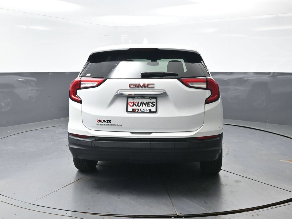 Used 2024 GMC Terrain SLE FWD image 12