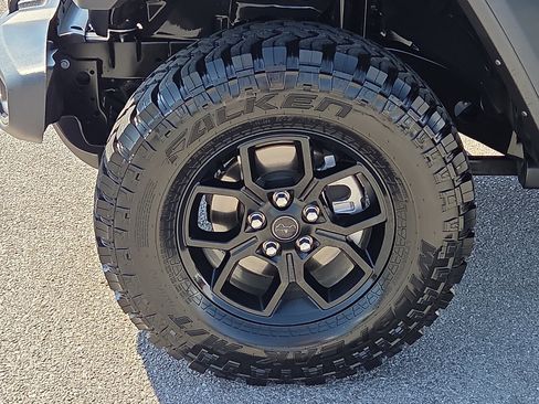 Used 2025 Jeep Wrangler Unlimited Sport AWD/4WD image 7