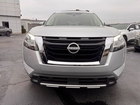 Used 2024 Nissan Pathfinder Platinum w/ Cargo Package image 8