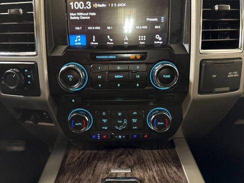 Used 2018 Ford F250 Lariat w/ Lariat Ultimate Package image 29