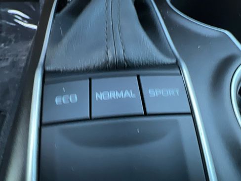 Used 2022 Toyota Camry LE image 29